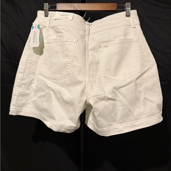 Maurices Women's 5” A-line High Rise Original Fit Super Stretch White Shorts - Picture 2 of 5